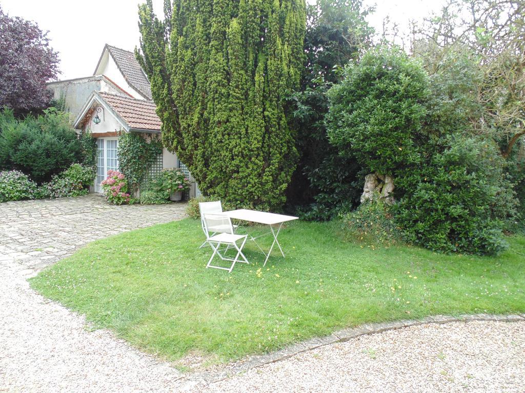 Bed and Breakfast Clos Saint Nicolas Neauphle-le-Château Exterior foto